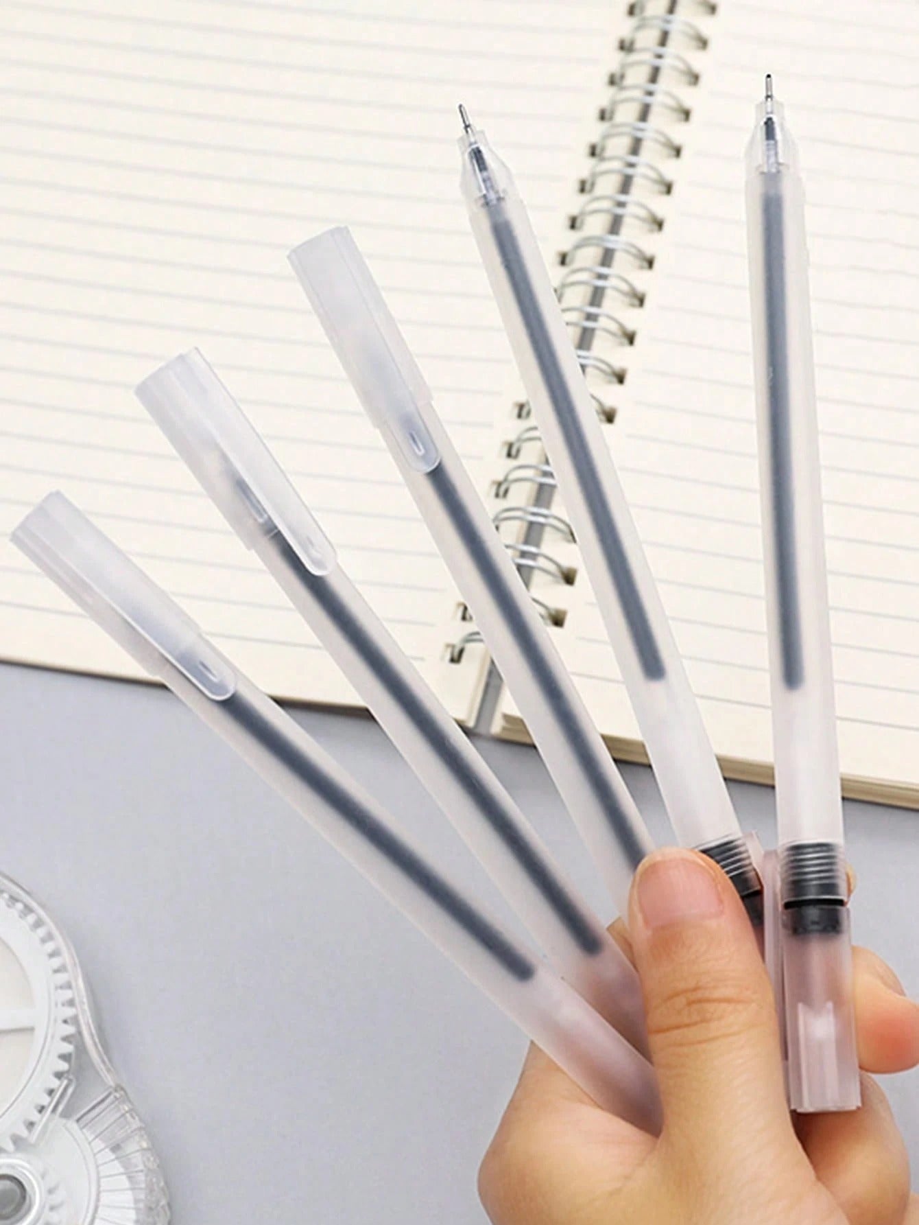 penne a sfera creative con finitura opaca e trasparente, ideali per il ritorno a scuola