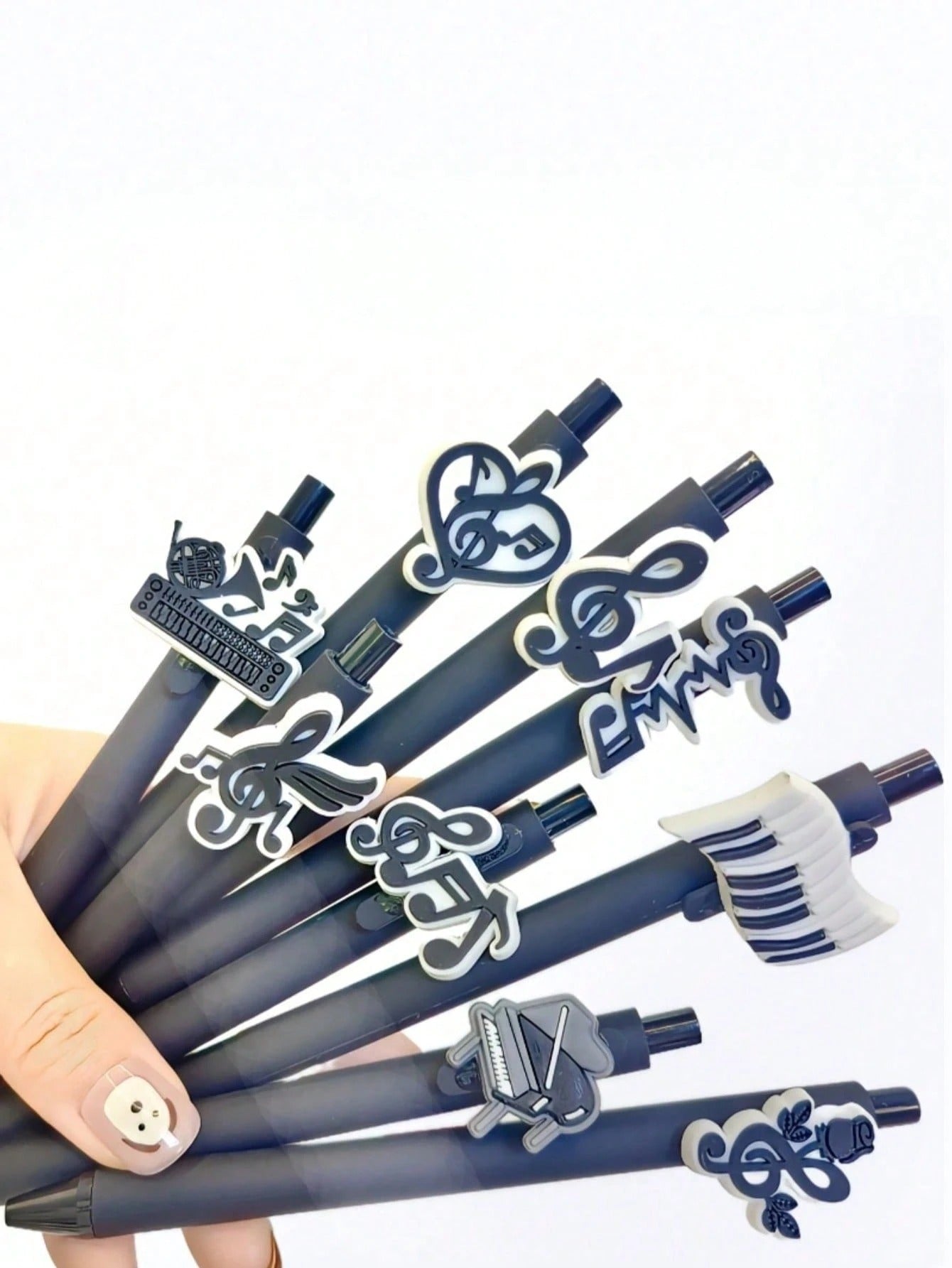 Penne a sfera retrattili della serie Note Musicali, punta media, fusto in plastica nera con adesivi in PVC morbido a tema musicale casuale, forniture scolastiche, per il ritorno a scuola