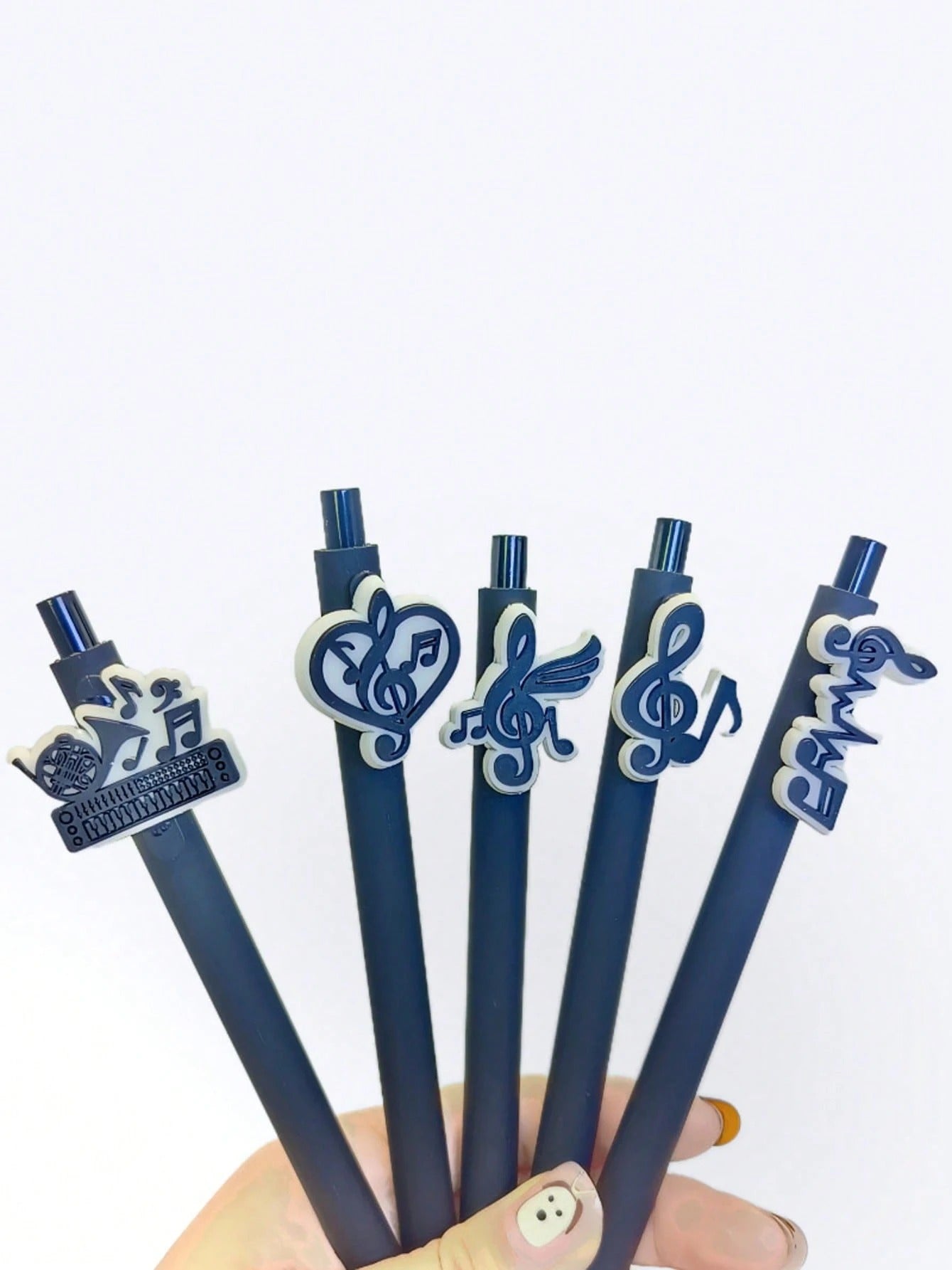 Penne a sfera retrattili della serie Note Musicali, punta media, fusto in plastica nera con adesivi in PVC morbido a tema musicale casuale, forniture scolastiche, per il ritorno a scuola
