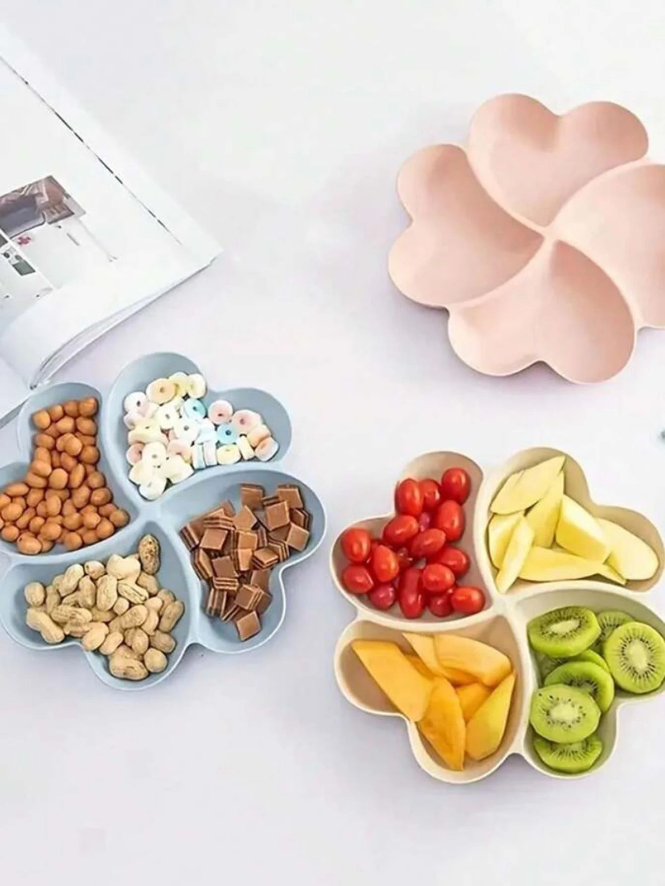1 pezzo Piatto da portata per antipasti, piatto diviso in 4 scomparti a forma di cuore, in materiale infrangibile, per servire patatine, salse, frutta secca, insalate, spuntino, ideale come regalo di Natale