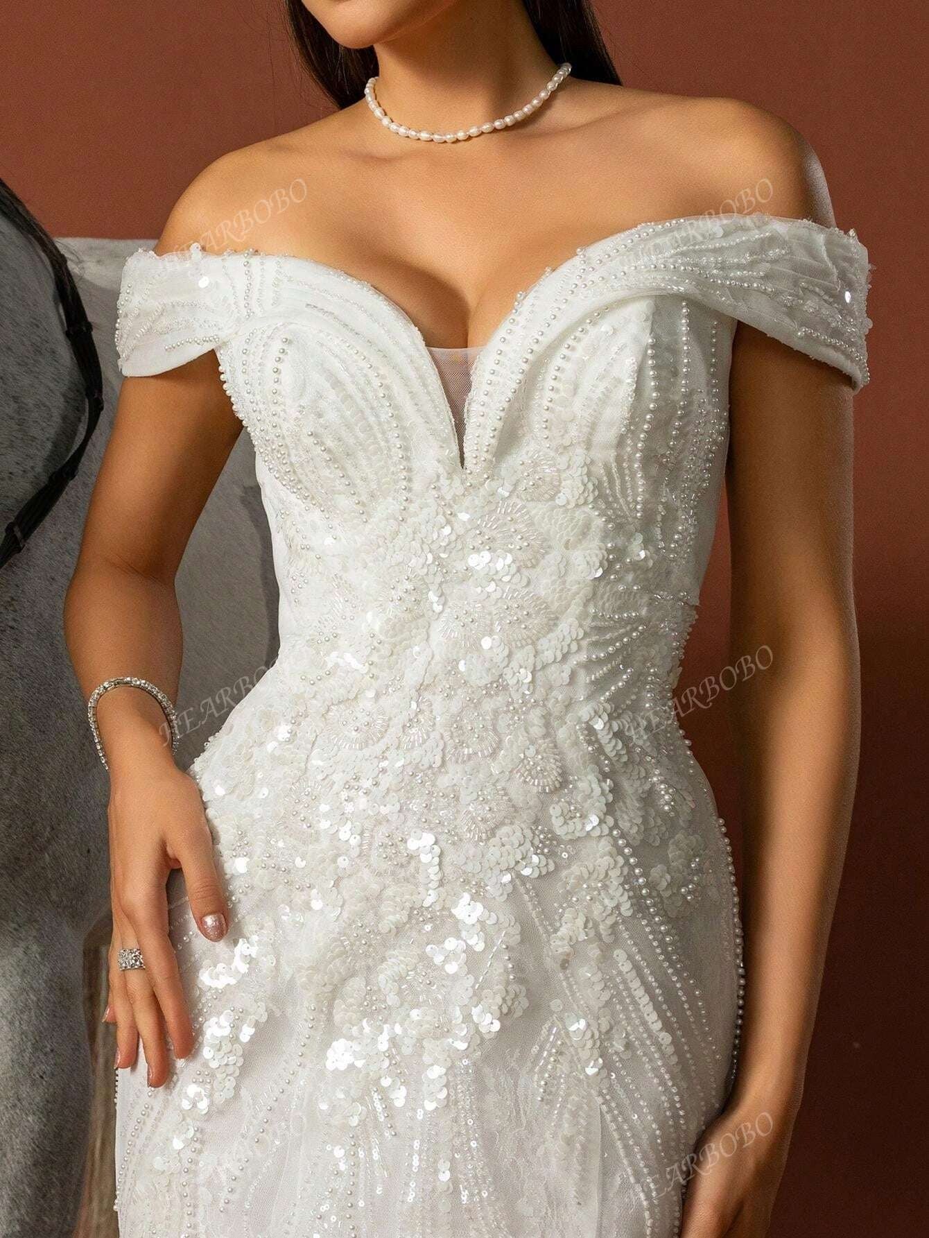 Elegante abito da sposa da donna in colore unito con design semplice in rete, abito da sposa bianco