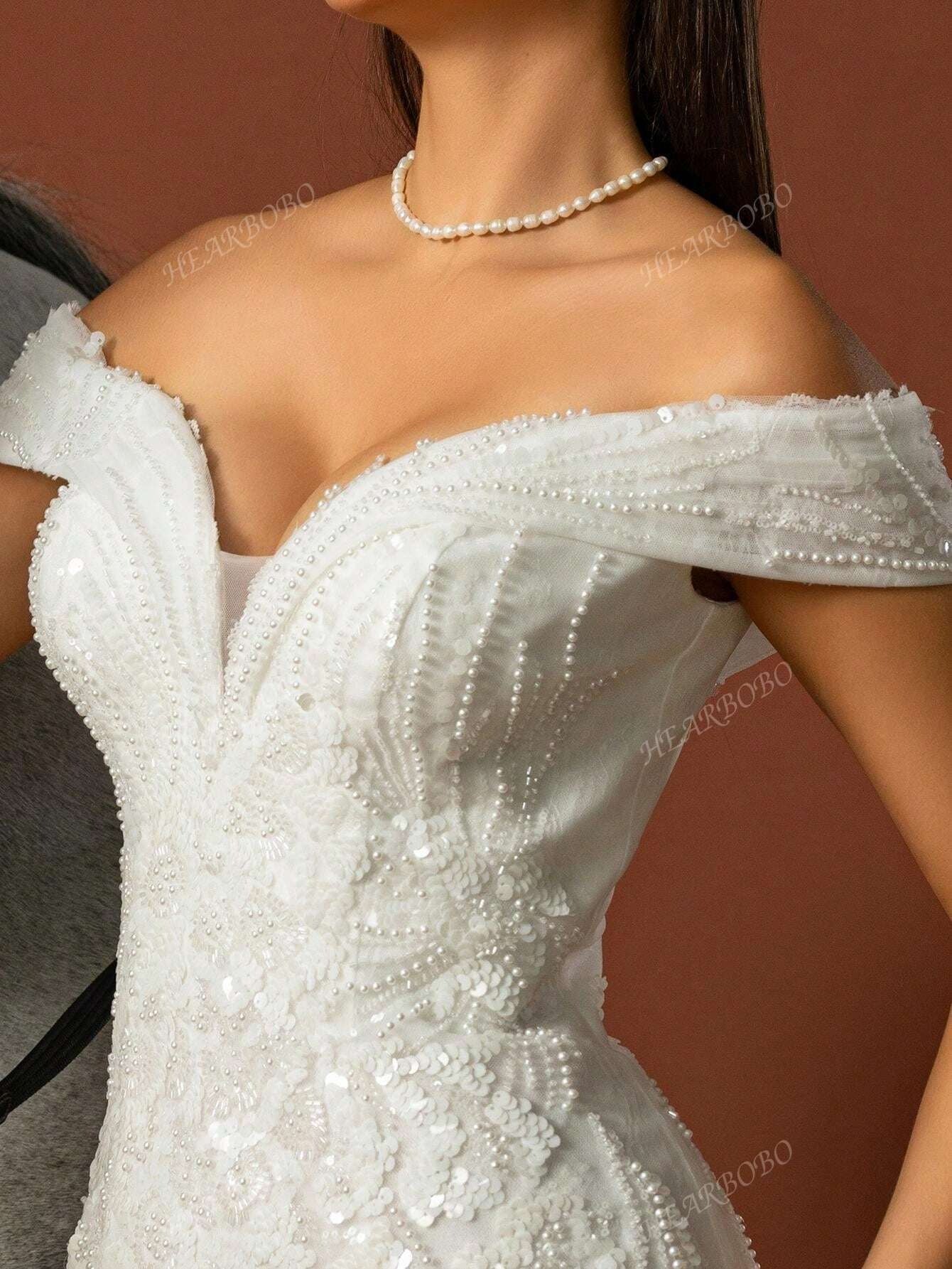 Elegante abito da sposa da donna in colore unito con design semplice in rete, abito da sposa bianco