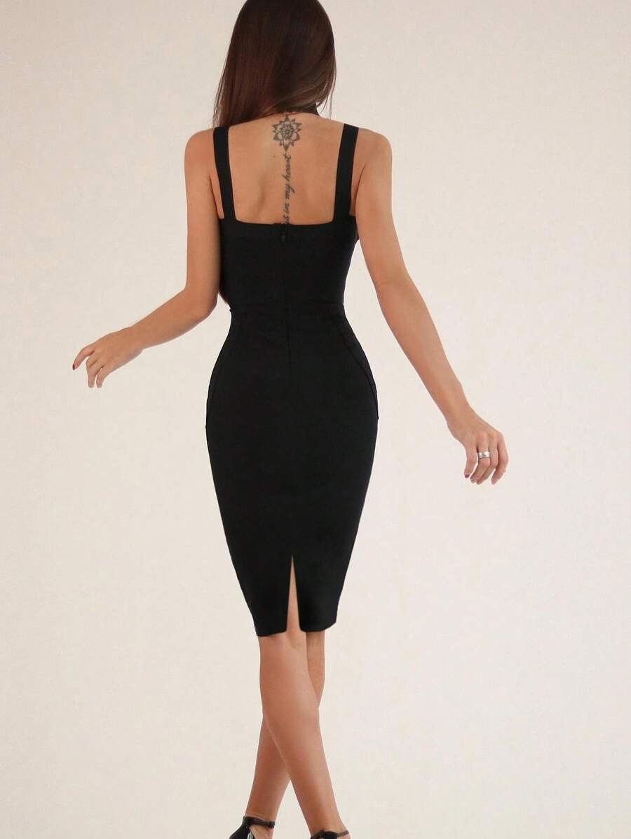 Abito midi aderente in tessuto fasciante con spacco laterale e spalline a spaghetti, in colore nero, vestito elegante da donna per uscite serali, cocktail festa e occasioni estive