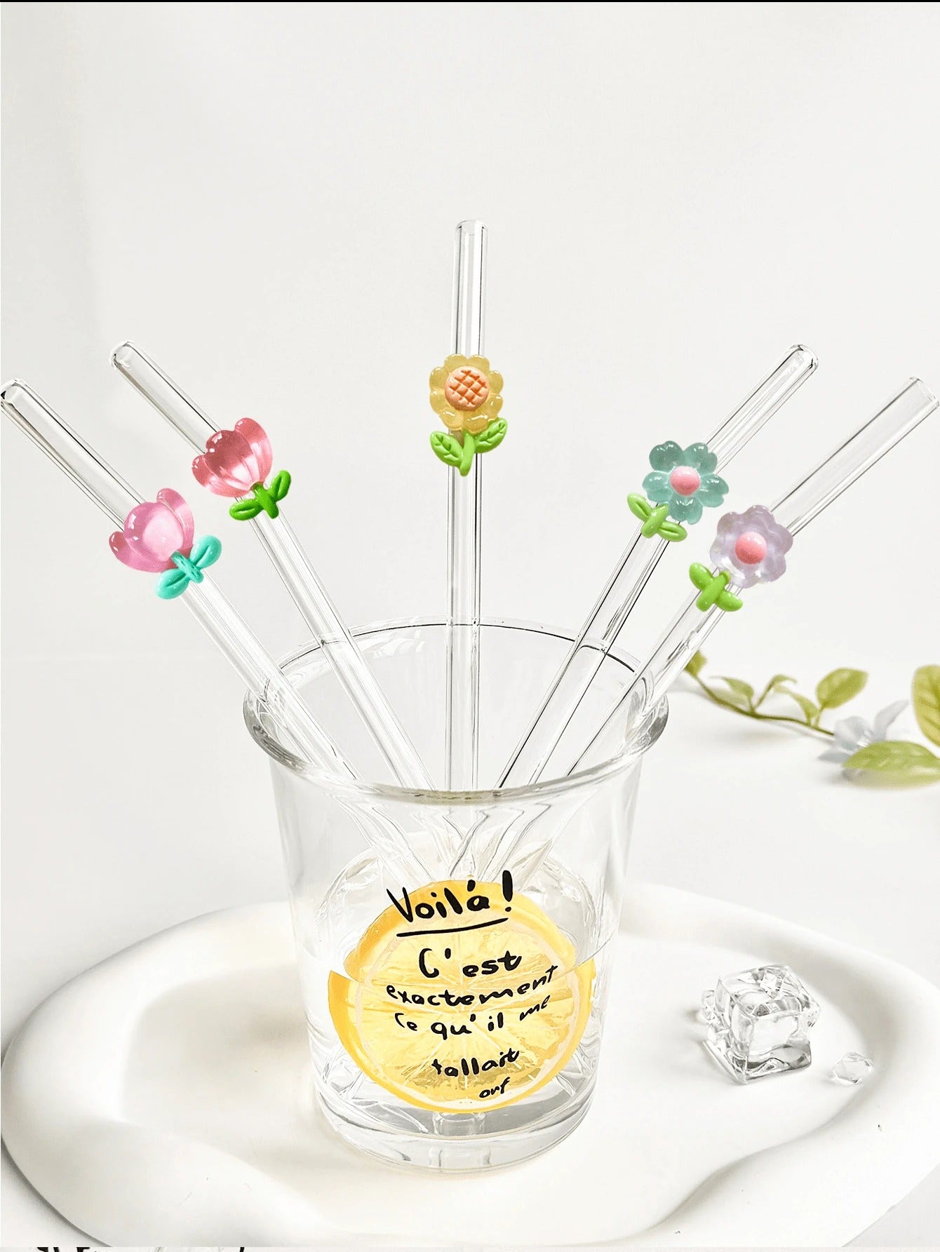 1/2 pezzi di cannucce in vetro resistente al calore decorate con fiori, adatte per bere succhi di frutta, tè al latte, caffè, bevande fredde, con design curvo e decorazione a forma di frutta