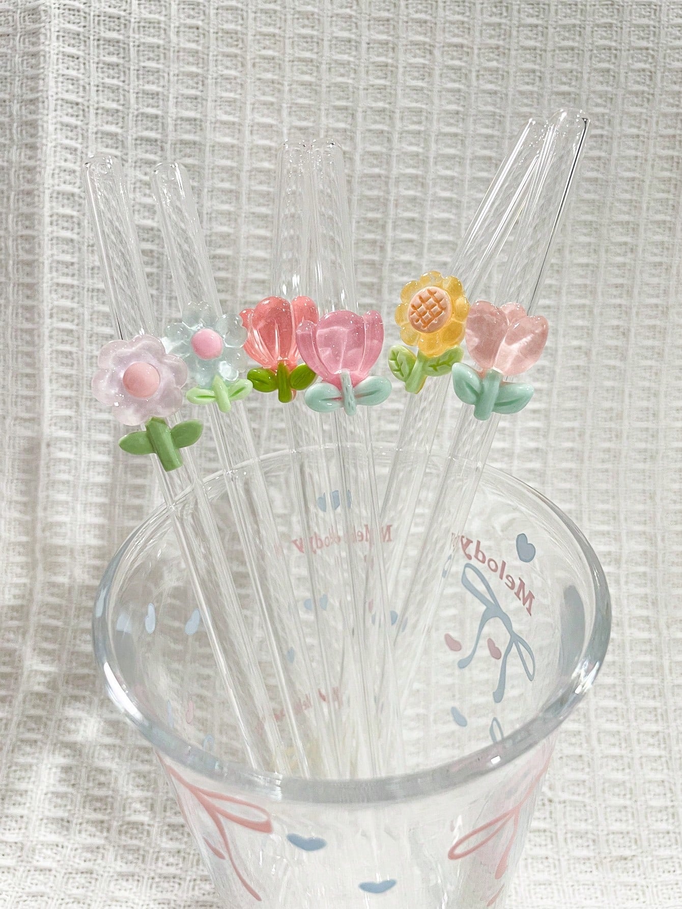 1/2 pezzi di cannucce in vetro resistente al calore decorate con fiori, adatte per bere succhi di frutta, tè al latte, caffè, bevande fredde, con design curvo e decorazione a forma di frutta