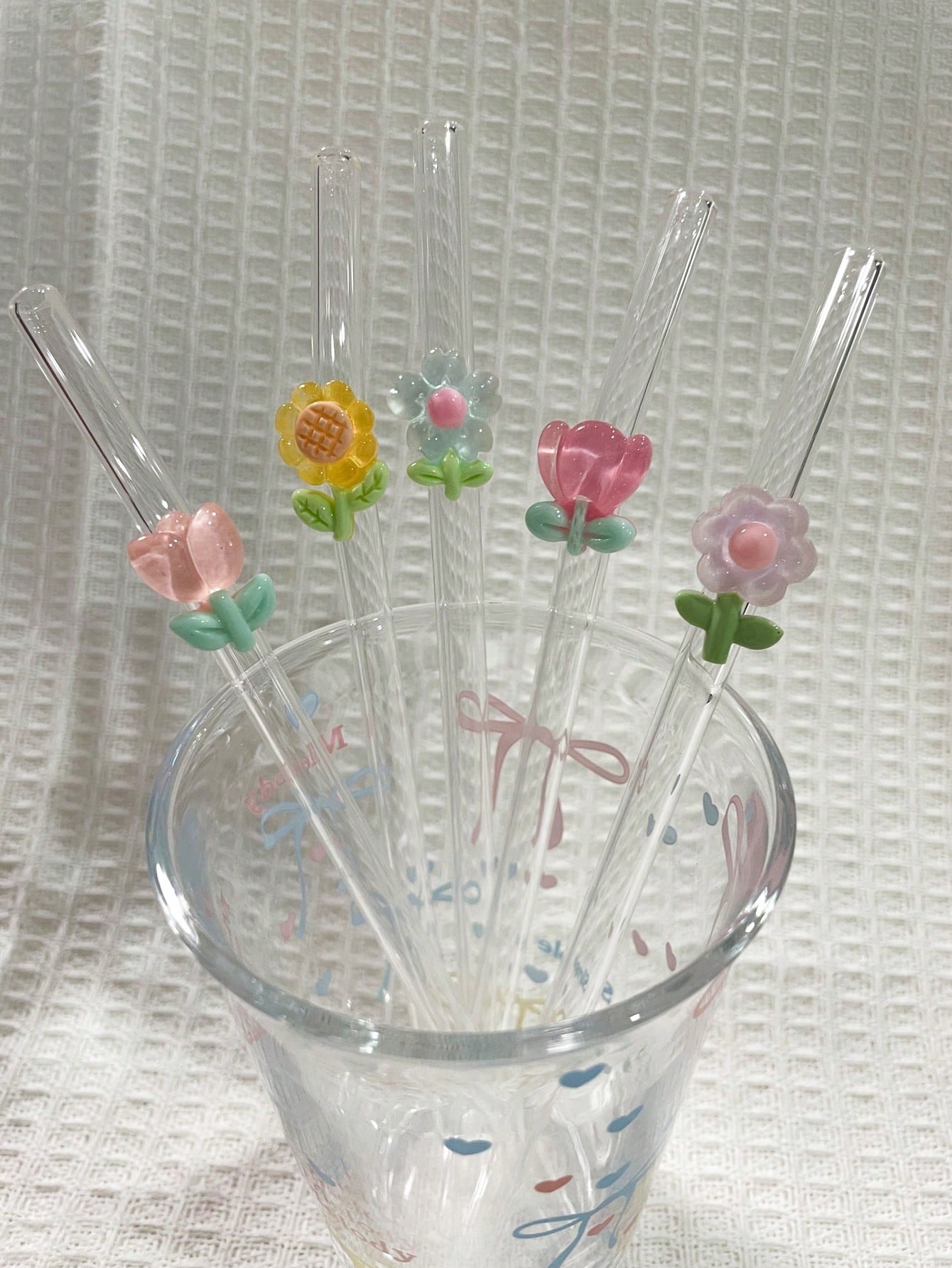 1/2 pezzi di cannucce in vetro resistente al calore decorate con fiori, adatte per bere succhi di frutta, tè al latte, caffè, bevande fredde, con design curvo e decorazione a forma di frutta