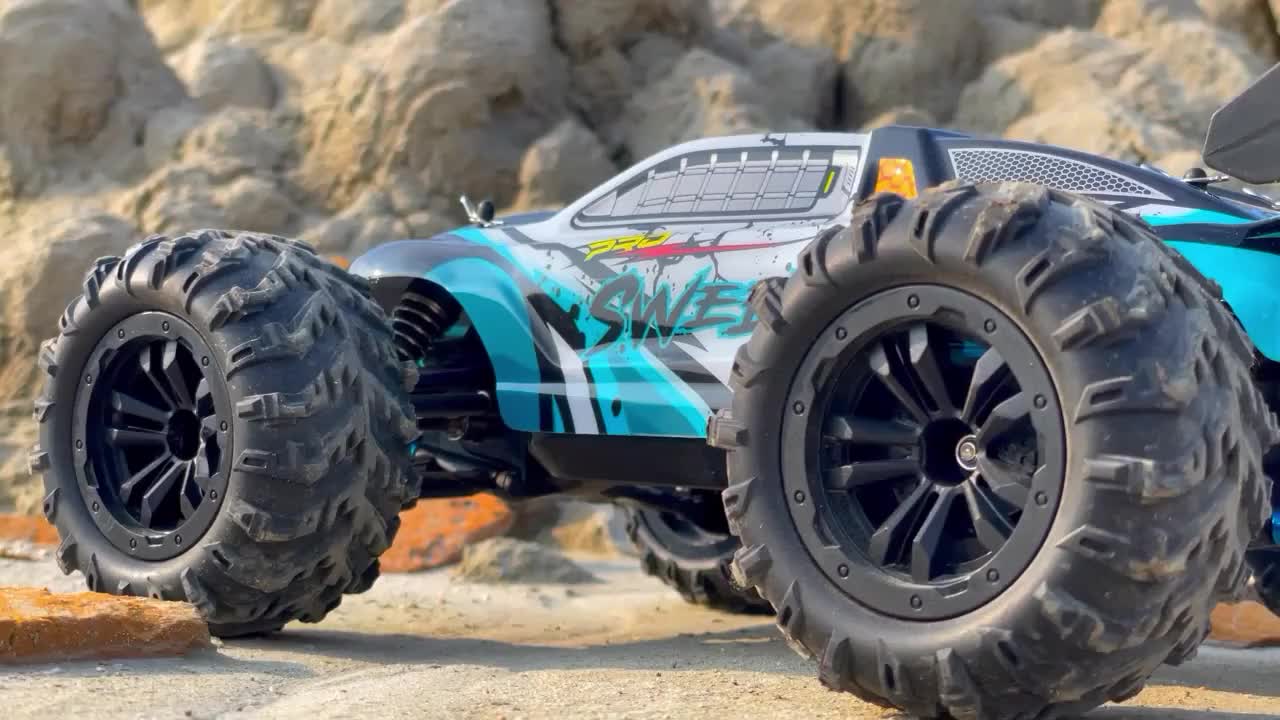 1:16 Scala Automobile da Stunt Telecomandato 4WD con LED, Drift ad Alta Velocità su Terreni Impegnativi, Veicolo RC 4x4 da Fuoristrada, Regalo di Natale
