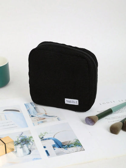 Sacchetto in velluto a coste per contenere assorbenti mestruali, con vibes bohémien