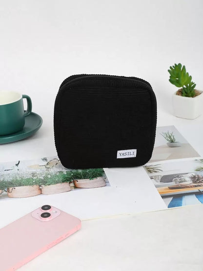 Sacchetto in velluto a coste per contenere assorbenti mestruali, con vibes bohémien