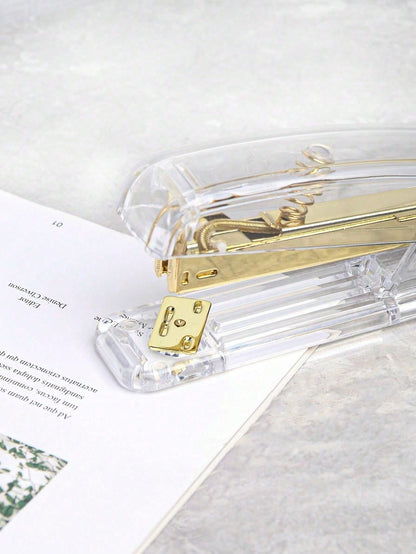 Set di 6 pezzi di accessori con colore oro, inclusi: 1 cucitrice, 1 estrattore di punti metallici, 1 penna a sfera con strass, 1 dispenser di nastro adesivo, 1 scatola di punti metallici, 1 pratico strumento per rilegare, multifunzionale