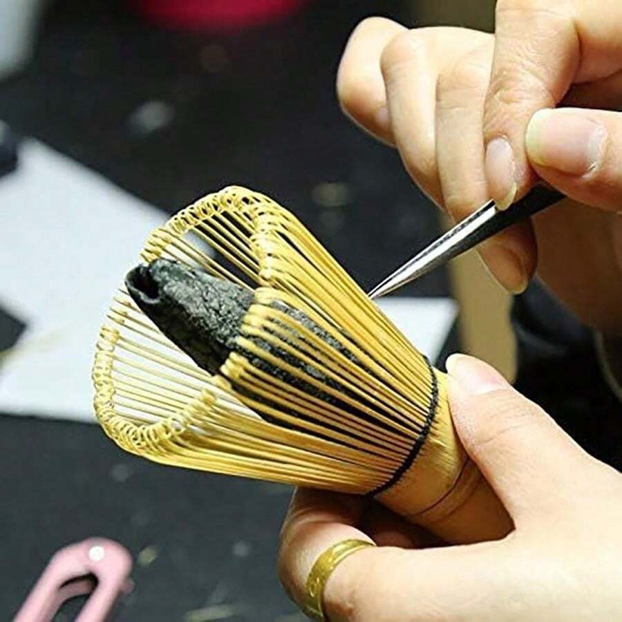 Frullatore tradizionale giapponese per matcha in bambù dorato fatto a mano, set da tè realizzato in bambù biologico durevole e sostenibile