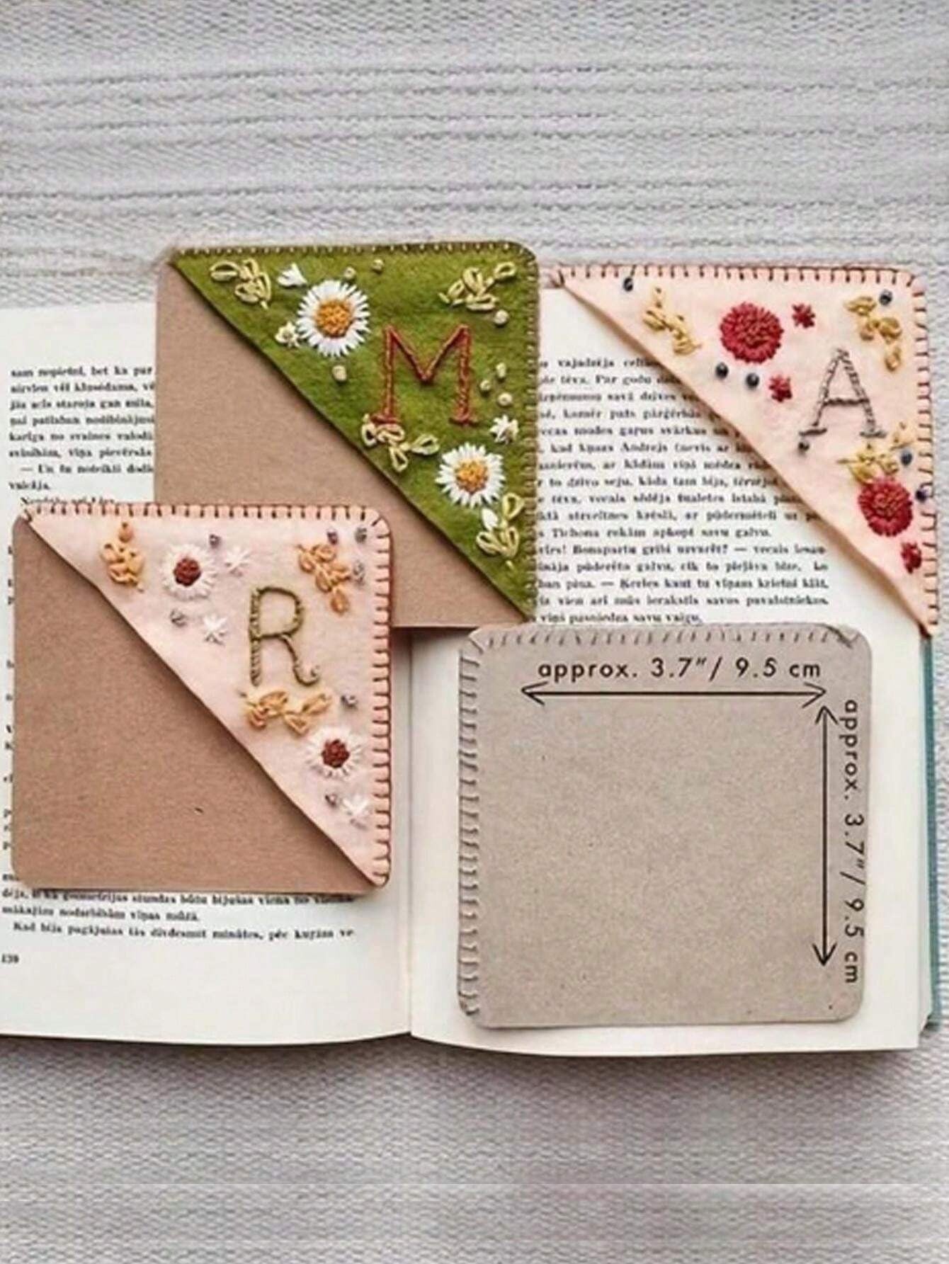 1 pezzo, Segnalibro angolare personalizzato con ricamo a mano, 26 lettere ricamate a mano su feltro, segnalibro con ricamo floreale carino, regalo significativo per gli amanti della lettura, ideale per il ritorno a scuola