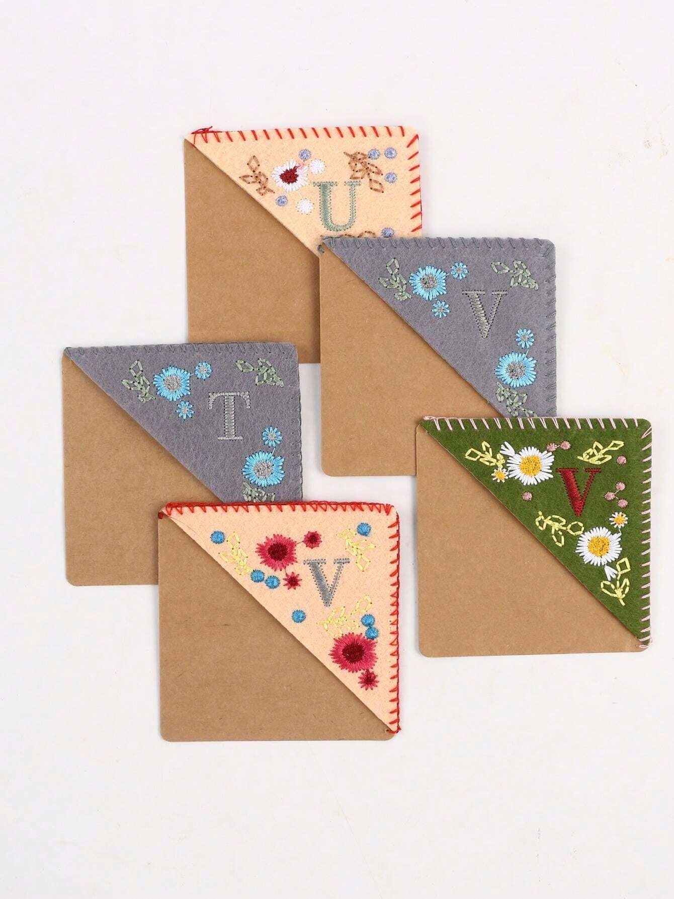 1 pezzo, Segnalibro angolare personalizzato con ricamo a mano, 26 lettere ricamate a mano su feltro, segnalibro con ricamo floreale carino, regalo significativo per gli amanti della lettura, ideale per il ritorno a scuola