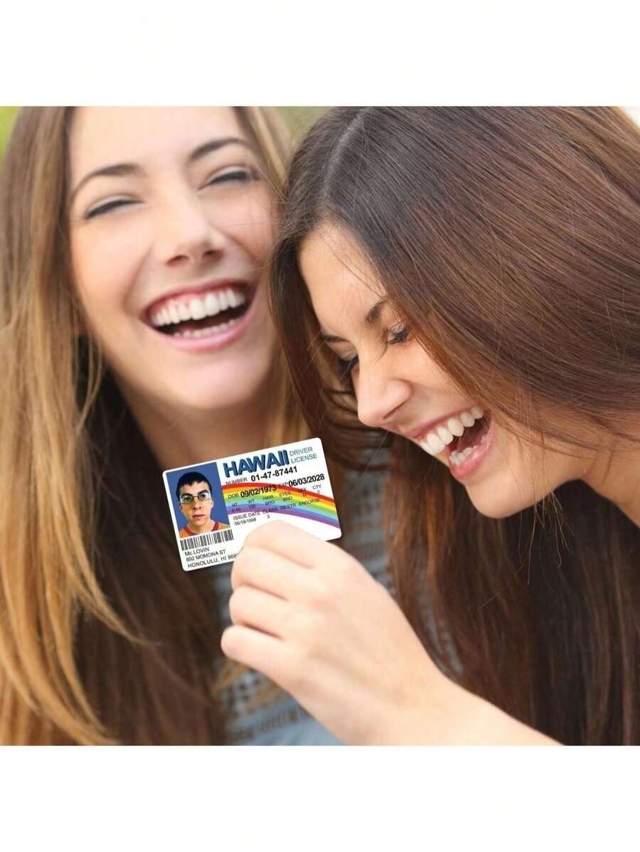 Carta d identità di plastica stile McLovin di - Stile di patente hawaiana - Novità divertente per tutte le età, oggetto di scena per costumi, impermeabile e compatto
