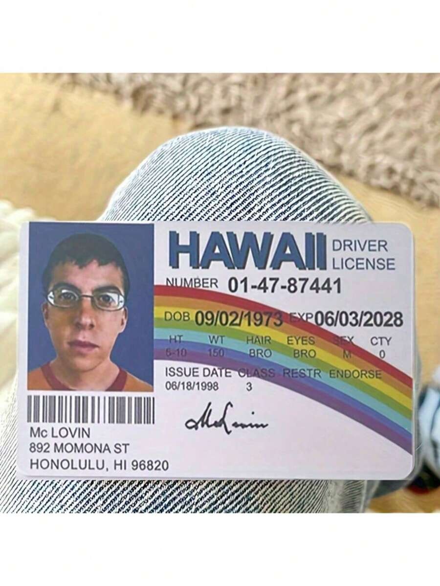 Carta d identità di plastica stile McLovin di - Stile di patente hawaiana - Novità divertente per tutte le età, oggetto di scena per costumi, impermeabile e compatto