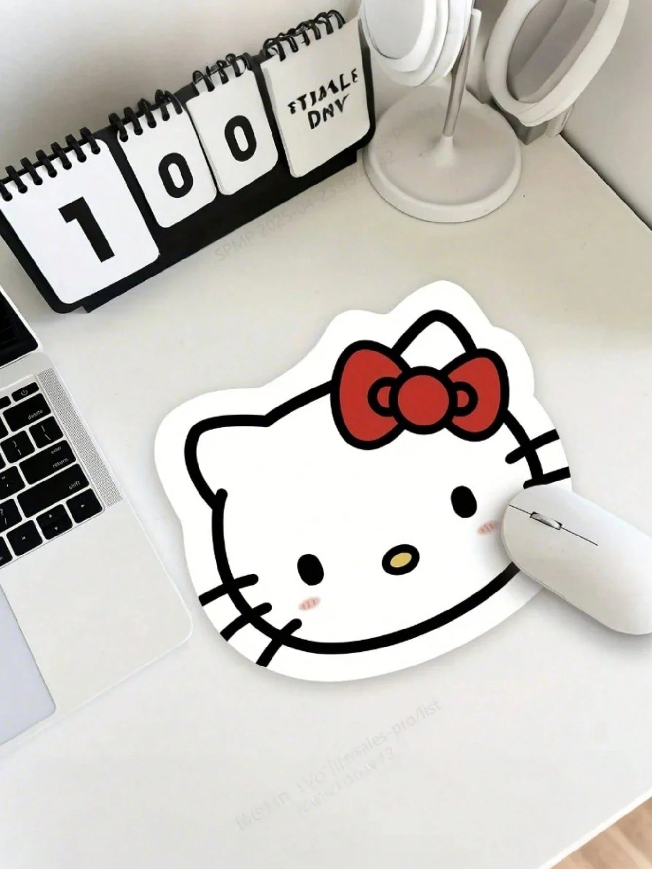 Tappetino per mouse a forma di cartone animato autorizzato Sanrio, in materiale di pelle, pad creativo antiscivolo, tappetino per scrivania del computer personalizzato per l ufficio