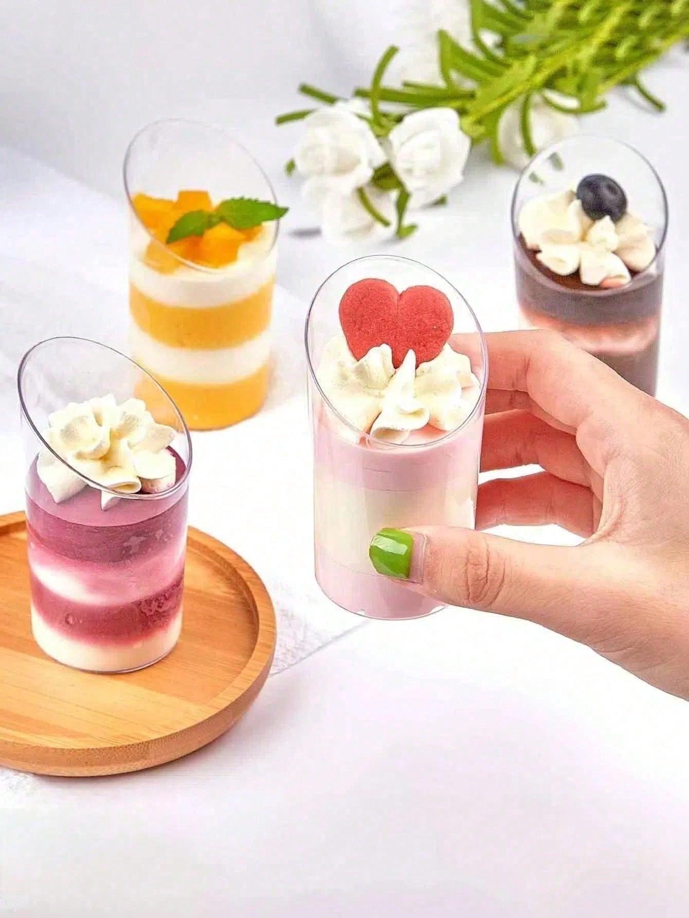 Coppette per dessert con cucchiaini, piccole tazze di plastica trasparente inclinate, coppette rotonde per mousse, per budini, mousse, gelatine, feste, adatte per torte gelato, decorazione dolci