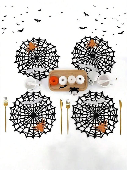 Sottopiatti neri a forma di ragnatela di Ognissanti, sottopiatti rotondi resistenti al calore e antiscivolo lavabili in feltro glitterato con ragno e pipistrello, sottopiatti a forma di ragnatela traforata, decorazioni da tavolo per feste