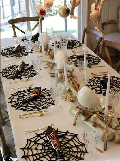 Sottopiatti neri a forma di ragnatela di Ognissanti, sottopiatti rotondi resistenti al calore e antiscivolo lavabili in feltro glitterato con ragno e pipistrello, sottopiatti a forma di ragnatela traforata, decorazioni da tavolo per feste