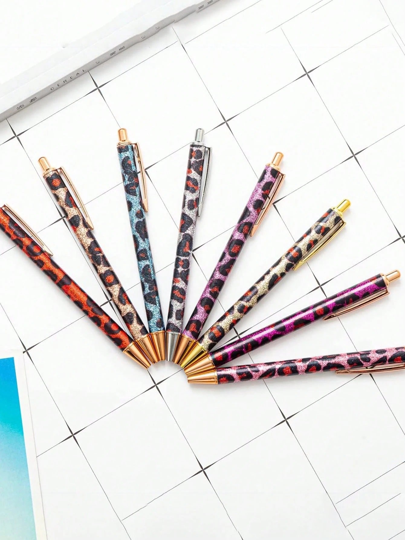 Penna a sfera con paillettes in metallo, penna a palloncino per ufficio, articoli di cartoleria e pubblicità, regalo a forma di pallino con polvere d'oro adatto per l'apprendimento in ufficio