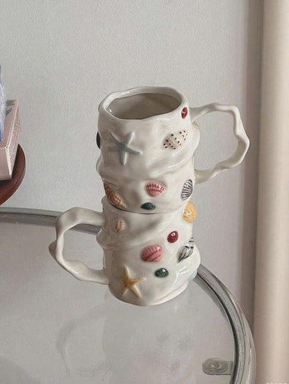 Tazza da caffè in ceramica con motivo a conchiglia in rilievo, tazza da tè in ceramica dipinta a mano, tazza d'acqua carina e di nicchia, tazza per latte art, tazza regalo femminile, bicchiere vintage 3D dipinto a mano