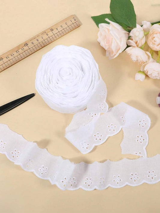metri di nastro in pizzo bianco con ricamo floreale, bordo ondulato, larghezza 2,5/4,2 cm, per cucire abiti, vestiti, borse, accessori per animali domestici