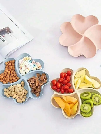1 pezzo Piatto da portata per antipasti, piatto diviso in 4 scomparti a forma di cuore, in materiale infrangibile, per servire patatine, salse, frutta secca, insalate, spuntino, ideale come regalo di Natale