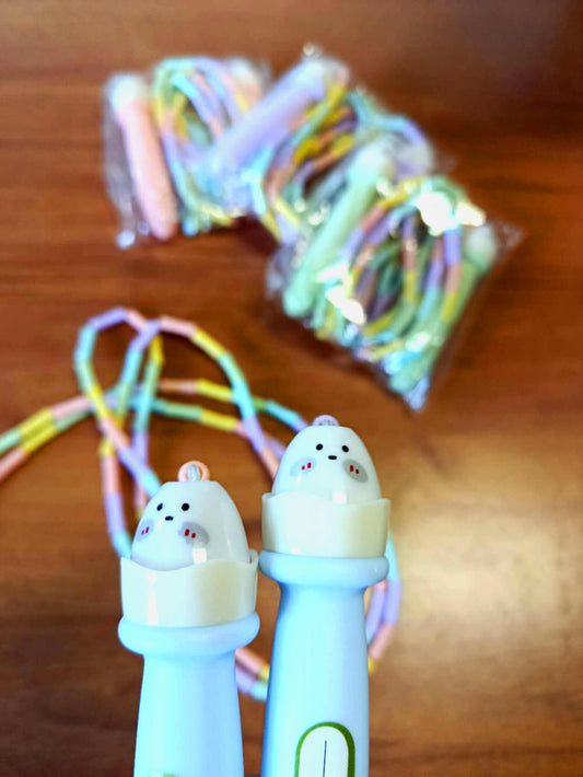 Corda da salto per bambini color pastello stile con personaggio simpatico