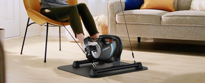MERACH Pedaliera MERACH, trainer per gambe per casa, mini cyclette per anziani con 2 fasce di resistenza e tappetino antiscivolo, dispositivo fitness per home trainer per ufficio a casa