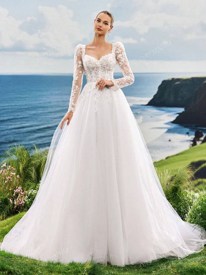 Abito da sposa lungo con maniche lunghe, collo a forma di cuore in pizzo ricamato con perle, corpetto in rete a forma di A con strascico, di lusso, elegante e romantico