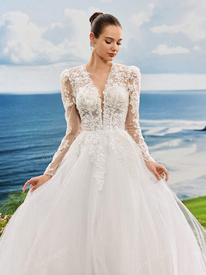 Abito da sposa in in rete a lun ghe maniche con scollo a V, decorato con ricamo di perle e pizzo, elegante e romantico, adatto per cerimonie in chiesa