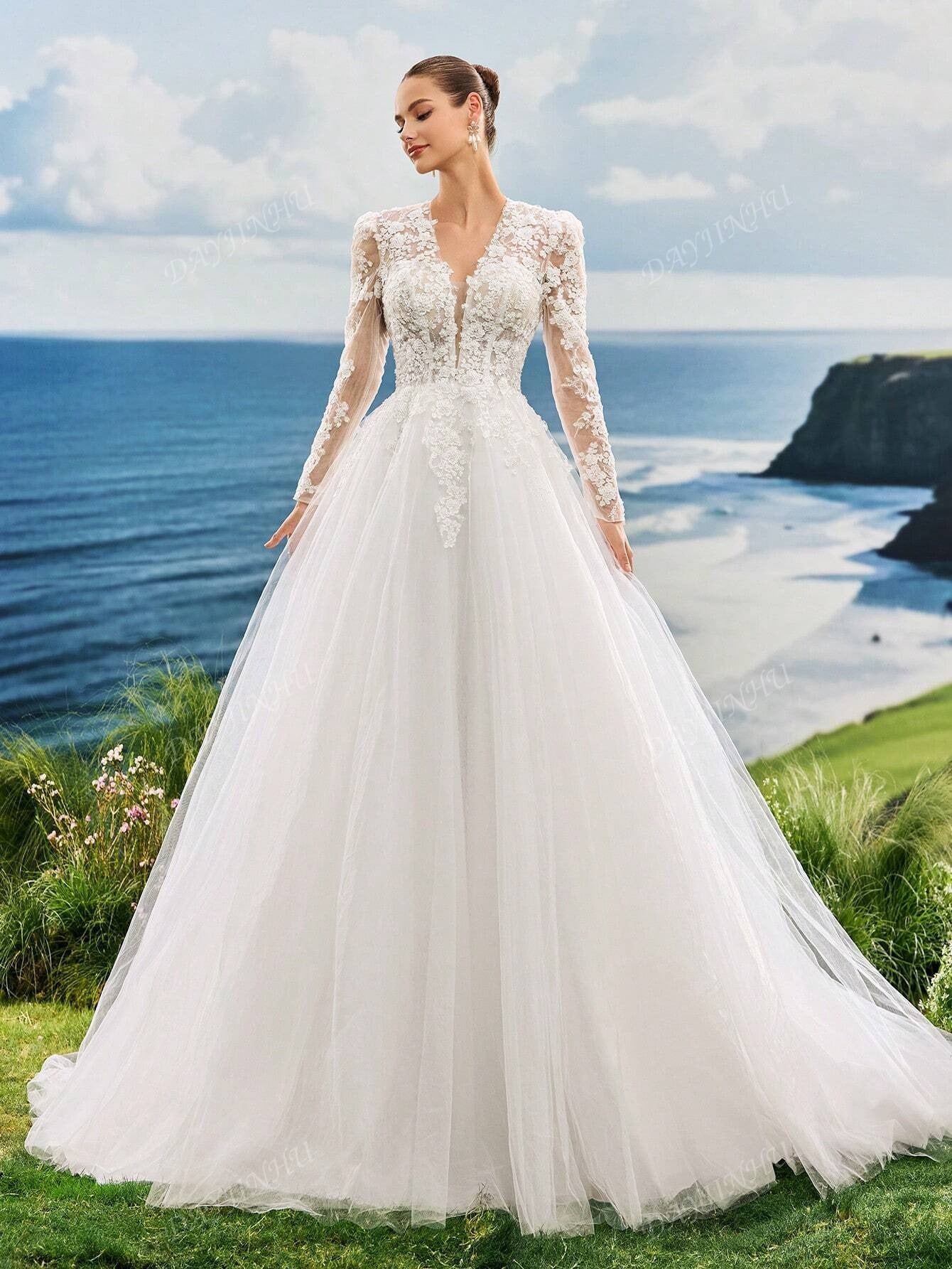 Abito da sposa in in rete a lun ghe maniche con scollo a V, decorato con ricamo di perle e pizzo, elegante e romantico, adatto per cerimonie in chiesa