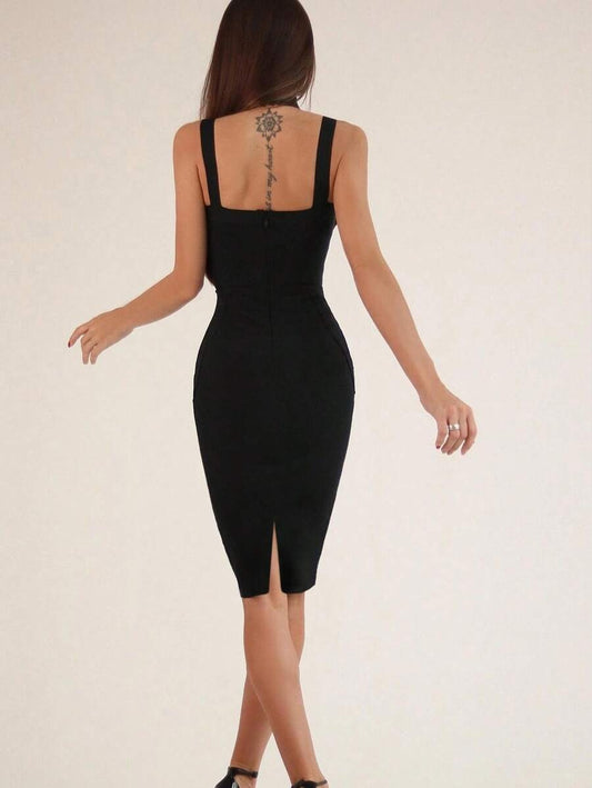 Abito midi aderente in tessuto fasciante con spacco laterale e spalline a spaghetti, in colore nero, vestito elegante da donna per uscite serali, cocktail festa e occasioni estive