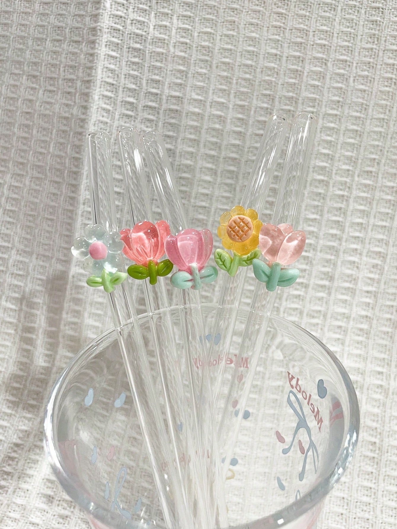 1/2 pezzi di cannucce in vetro resistente al calore decorate con fiori, adatte per bere succhi di frutta, tè al latte, caffè, bevande fredde, con design curvo e decorazione a forma di frutta