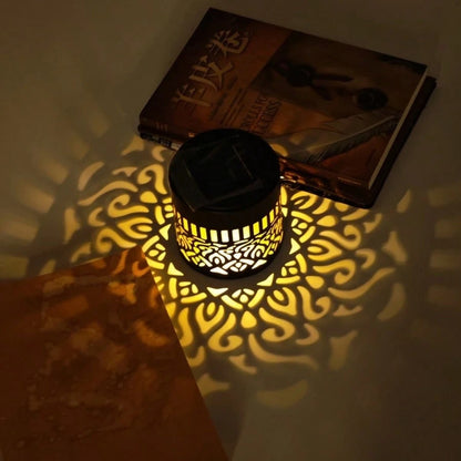 1/2/4 - Luci di proiezione alimentate a energia solare con motivo a pavone, luci da parete a LED, interruttore in plastica, batteria al nichel - perfette per decorare giardini, prati, terrazze, scale e feste di compleanno.